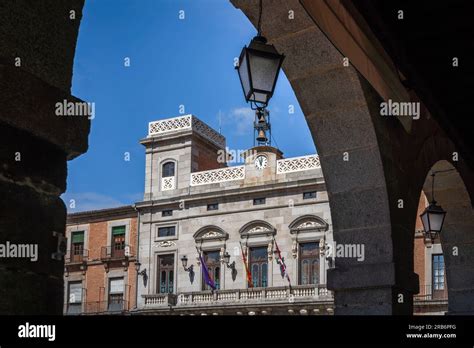 Town Hall and Plaza del Mercado Chico 